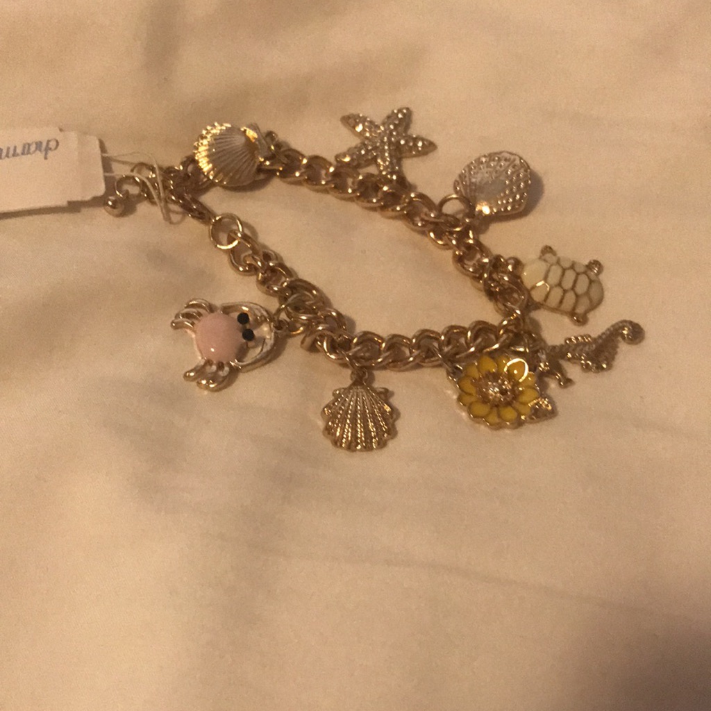 Gold Set Sail Charm Bracelet Nwt 10$